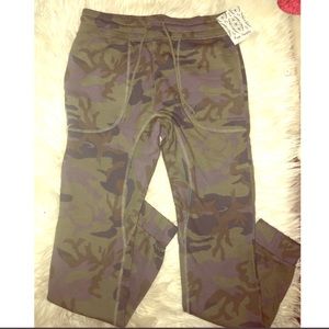 NWT - Camo design - Free People joggers - size XS